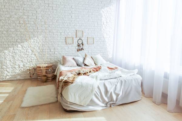 minimalist bedroom
